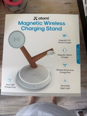 Magnetic Wireless Charging Stand - White